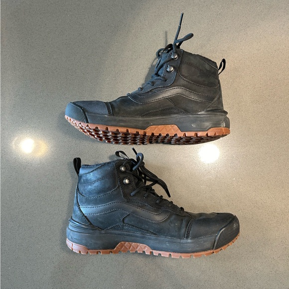 UltraCush Vans - Picture 2 of 6